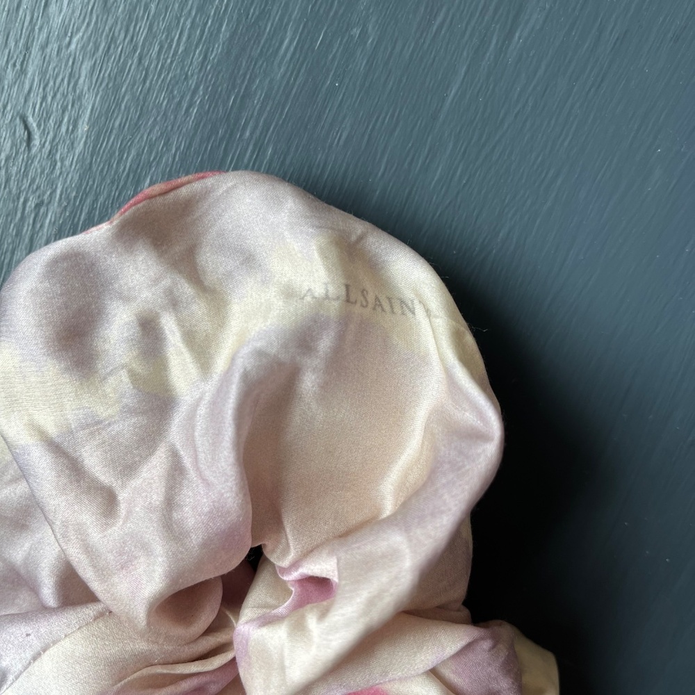 All Saints oversized scrunchie silk-feel - Picture 3 of 3